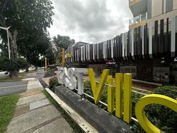 East Village (D16), Retail #588047271